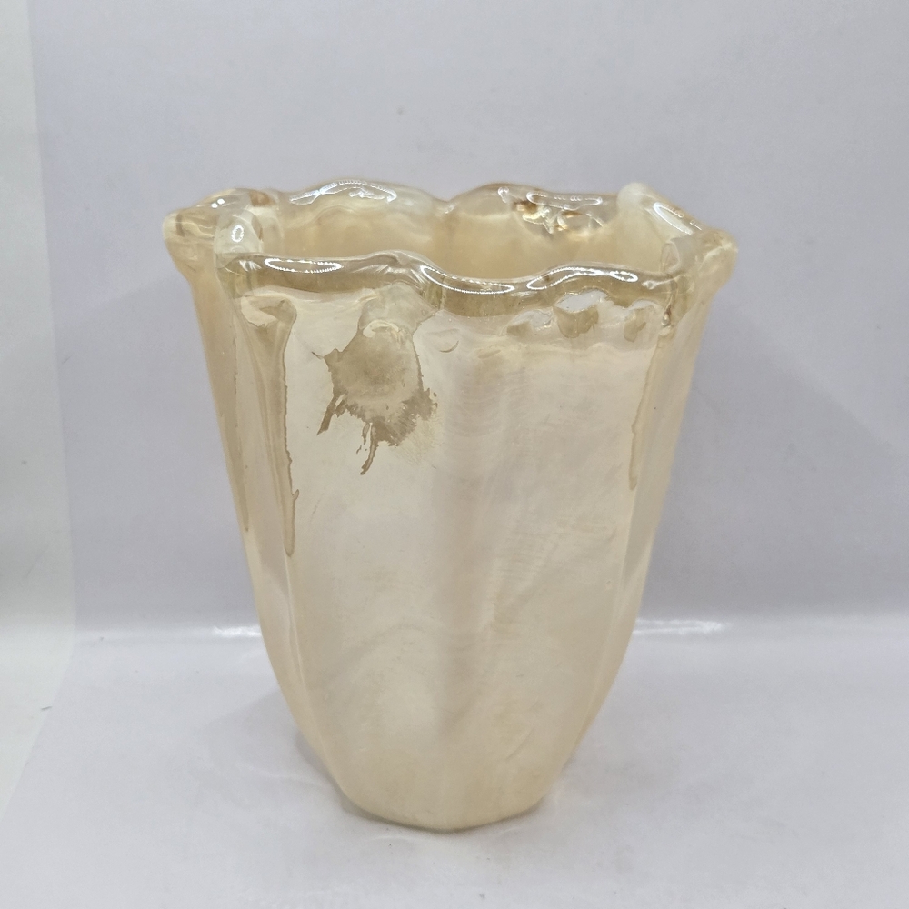 Murano Art by Vetro Eseguito Golden Beige Secondo Glass Vase 7"H , 6"W